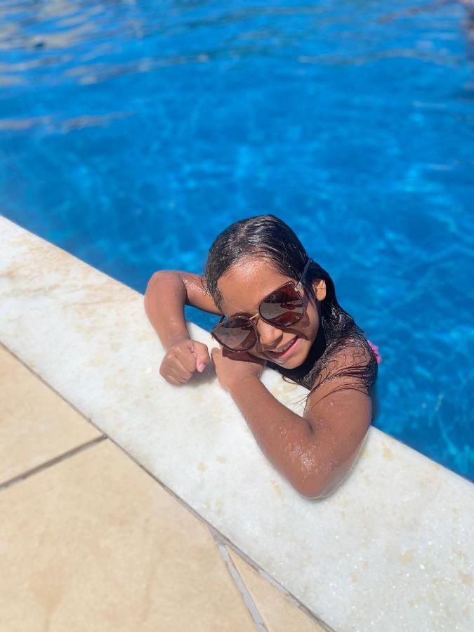 אריאל דו קאבו Casa Com Piscina Em Frente A Praia מראה חיצוני תמונה